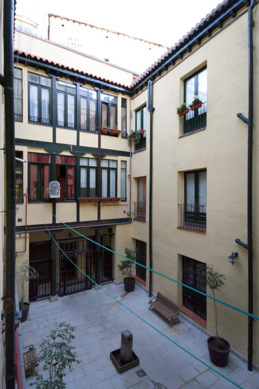 Hostal Rico Madrid Exterior foto