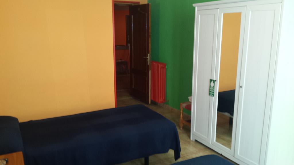 Hostal Rico Madrid Exterior foto