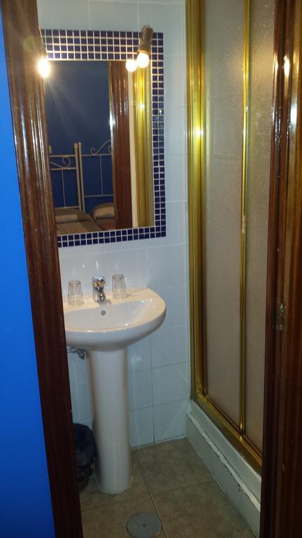 Hostal Rico Madrid Exterior foto