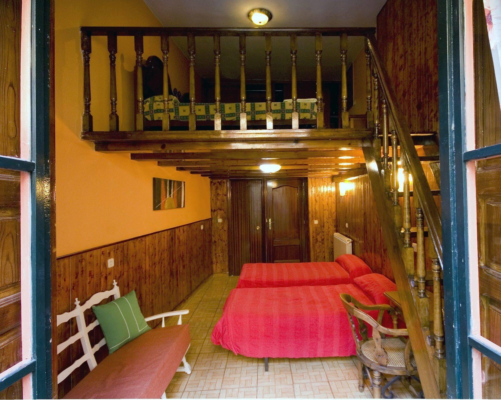 Hostal Rico Madrid Exterior foto