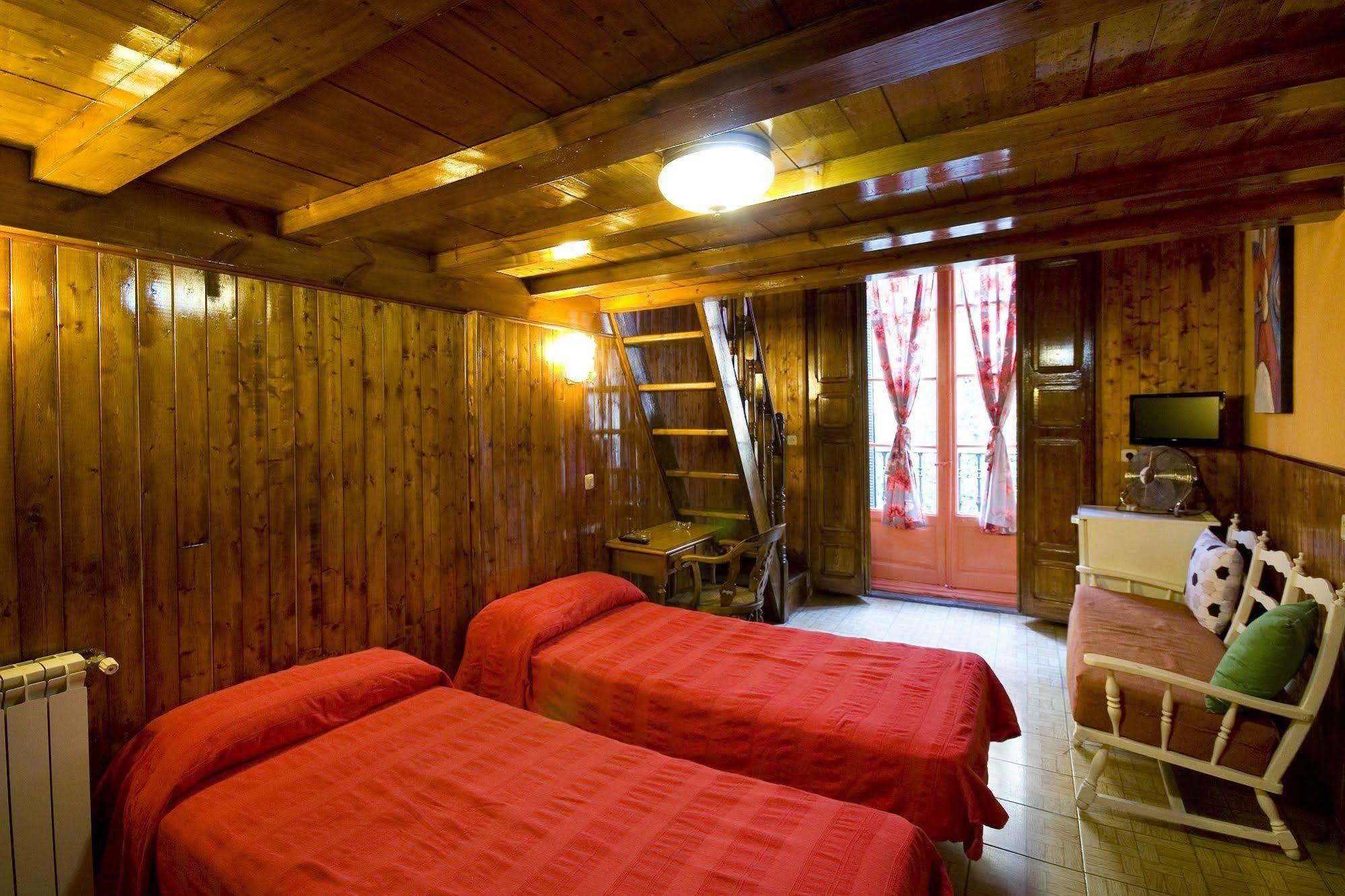 Hostal Rico Madrid Exterior foto